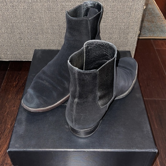 Saint Laurent Wyatt 40 Chelsea Boot - Picture 2 of 5